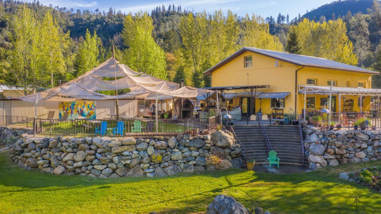 Strawhouse Resorts Big Bar Eksteriør bilde